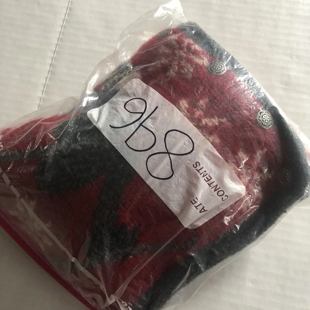 The Limited limited handknit
